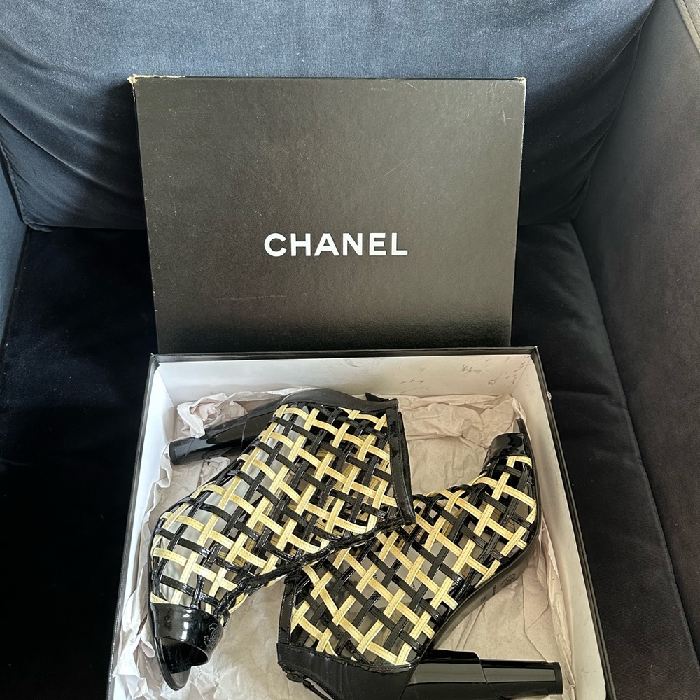 CHANEL Black and Cream Woven Boots